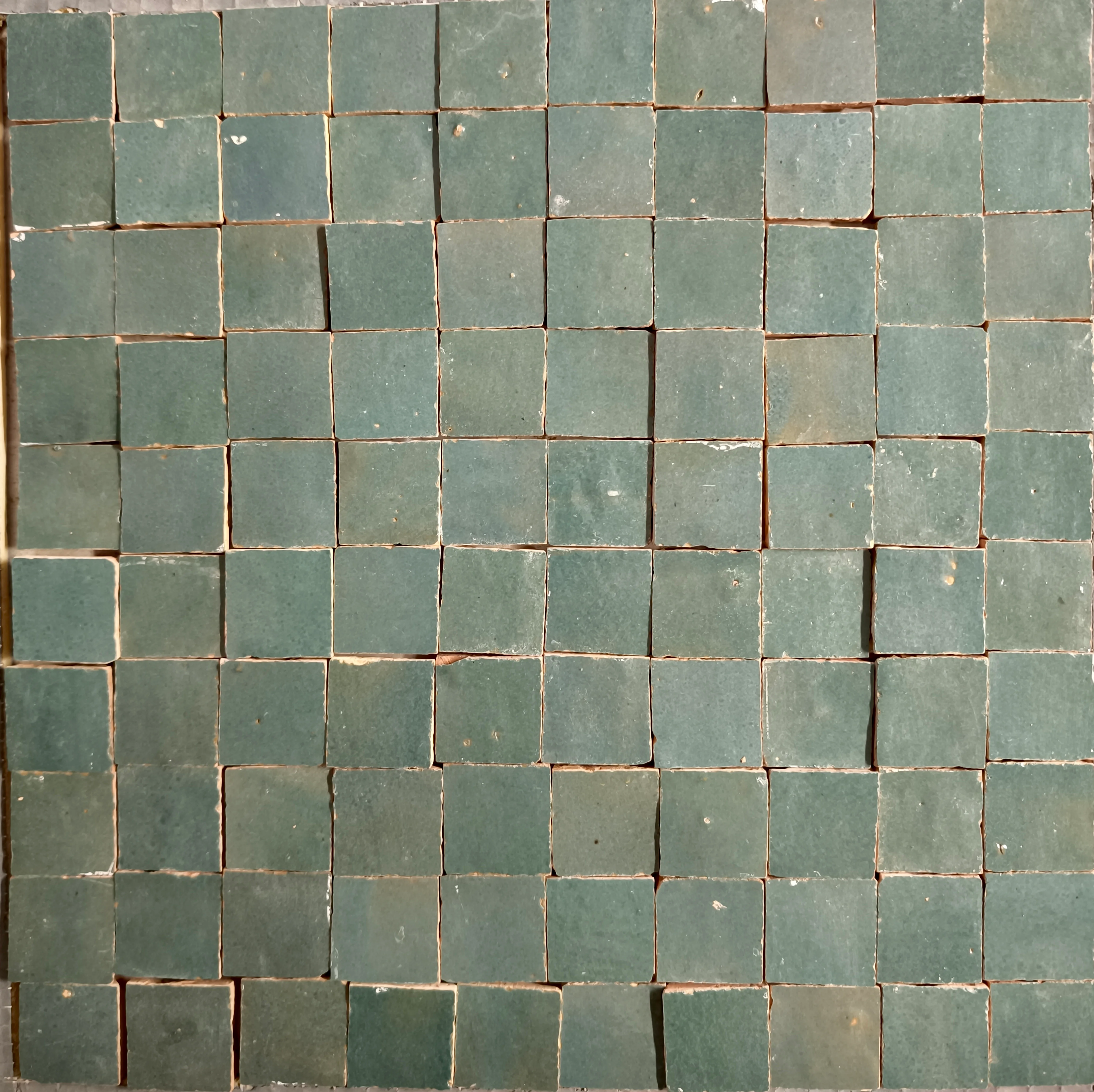 Les Minéraux Sombres