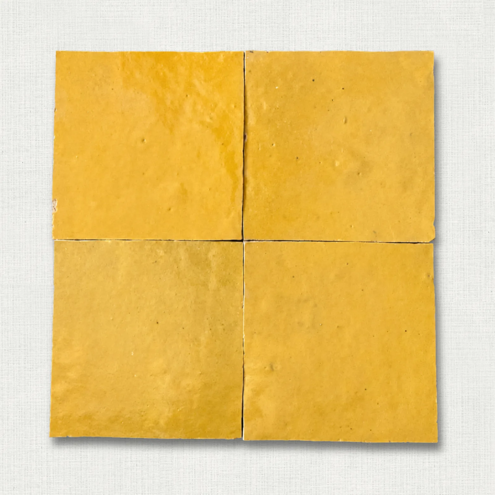 Zellige Safran Brut 10×10 fait main à Fès